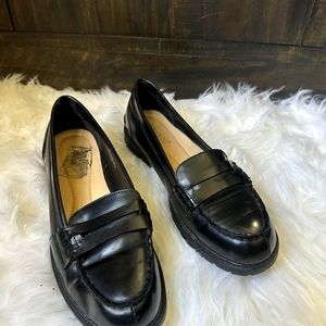 Women's dress shoes